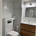 With Terrace In The Center With Ac *
